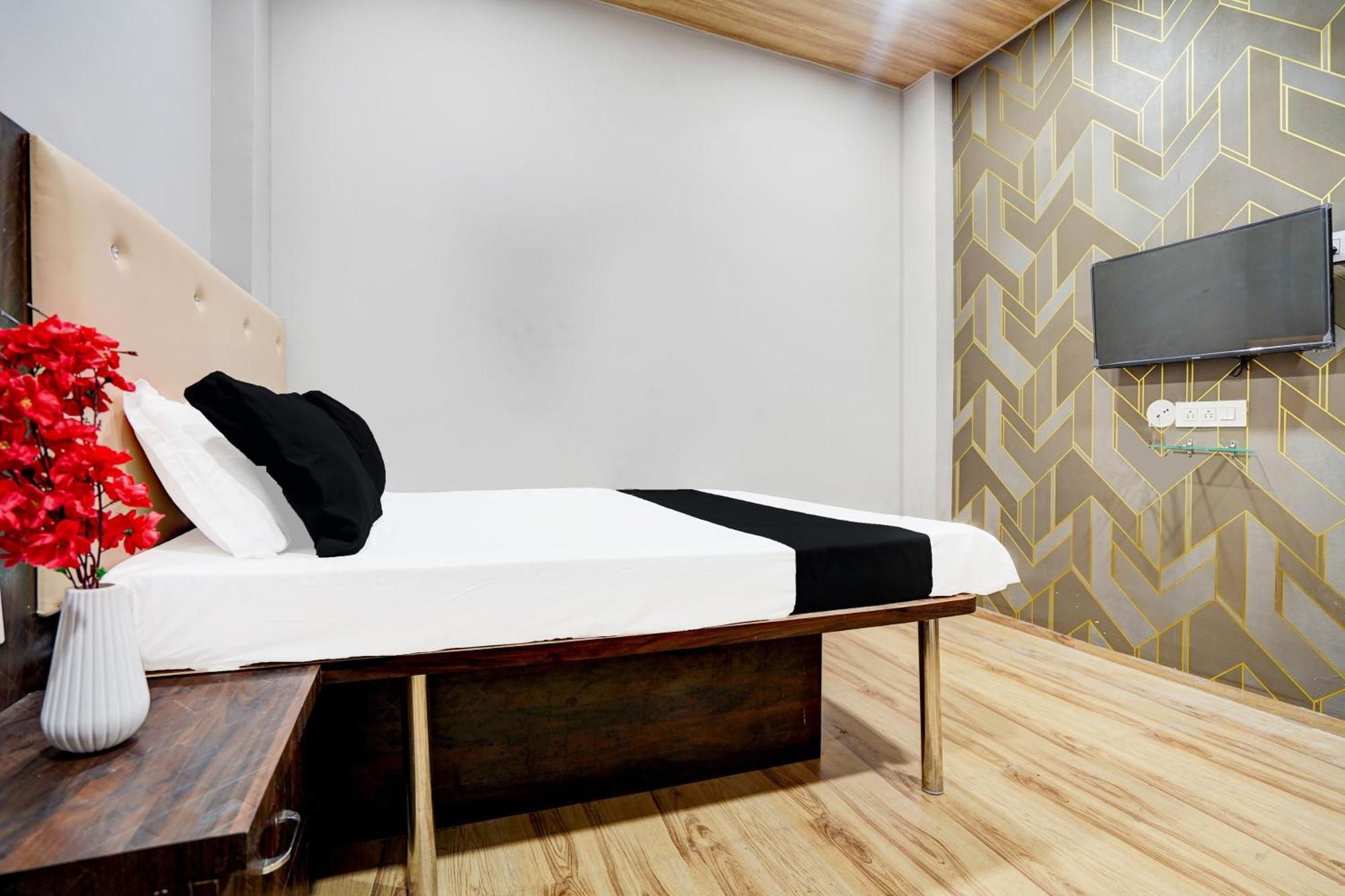 Hotel O New Sai Resort Нагпур Екстериор снимка